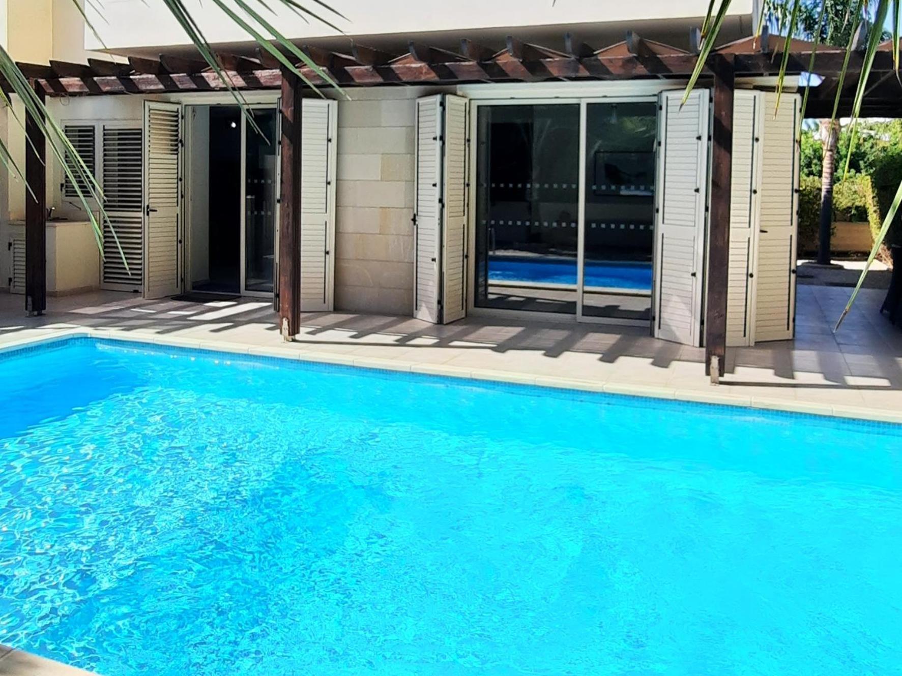 Villa Larnaca Bay Resort 沃罗里尼 外观 照片