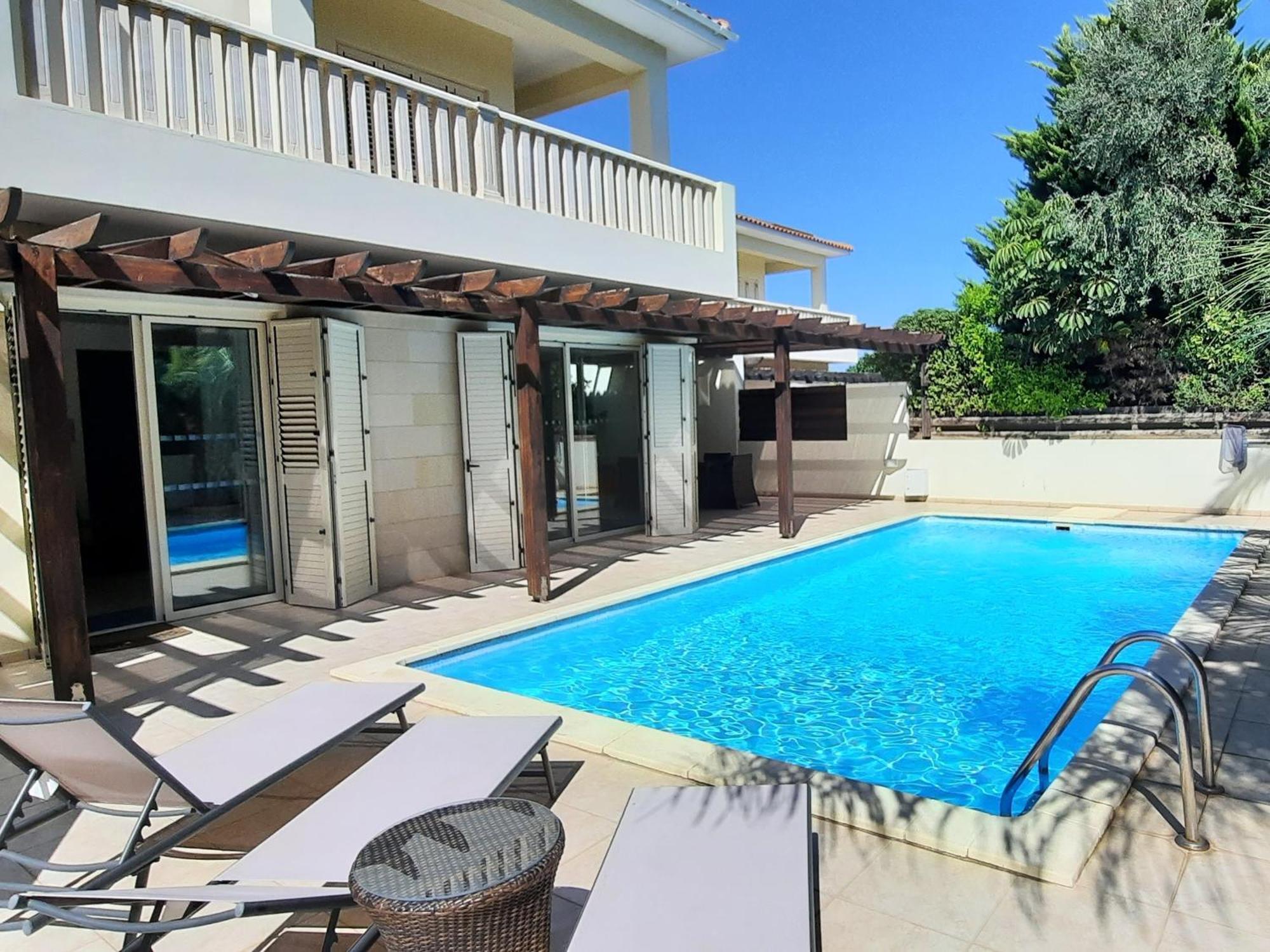 Villa Larnaca Bay Resort 沃罗里尼 外观 照片
